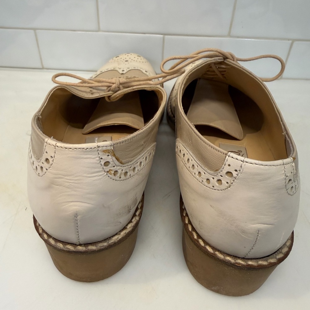Bandolino Ivory and Tan Leather Wingtip Oxfords - Picture 2 of 5